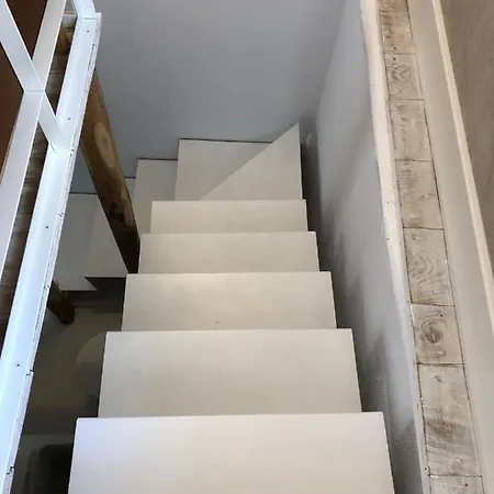 펜션 Synoikies By Oikieskiathos *