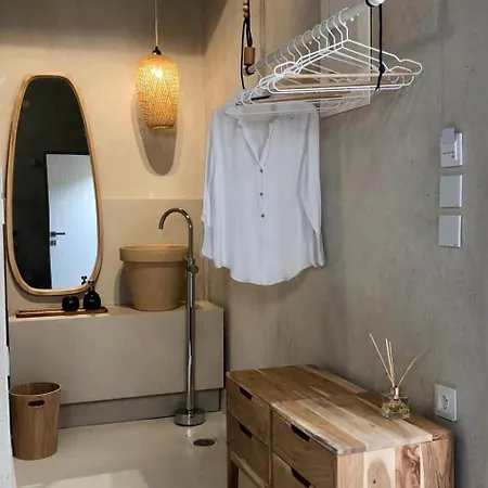 Synoikies By Oikieskiathos 펜션 *