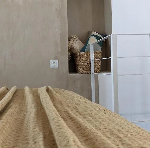 Synoikies By Oikieskiathos Holiday home *