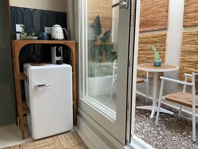 Synoikies By Oikieskiathos Holiday home