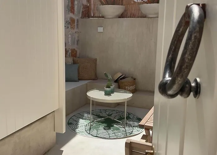 Synoikies By Oikieskiathos