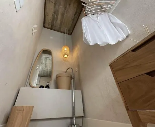 Synoikies By Oikieskiathos